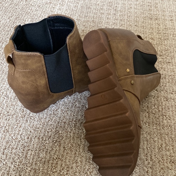 New, never worn boot wedges! - Picture 3 of 4
